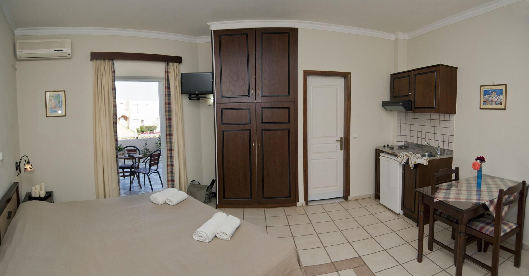 Hotel Caretta Beach Gerani  Exterior photo