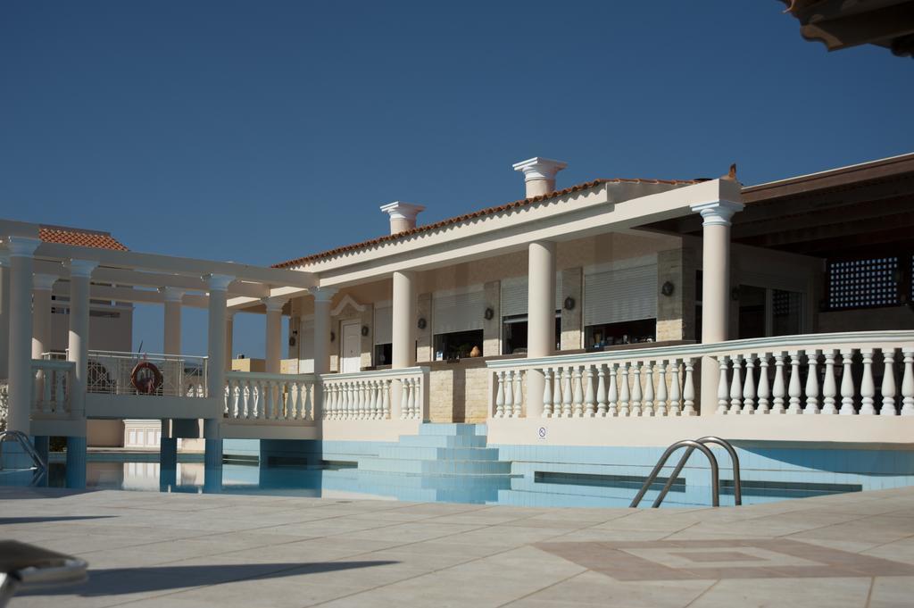 Hotel Caretta Beach Gerani  Exterior photo